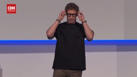 VIDEO: Mark Zuckerberg Pamer Kacamata Pintar Meta Ray-Ban Display
