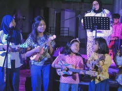 Genjreng Ukulele Bareng Tanpa Mandang Usia!