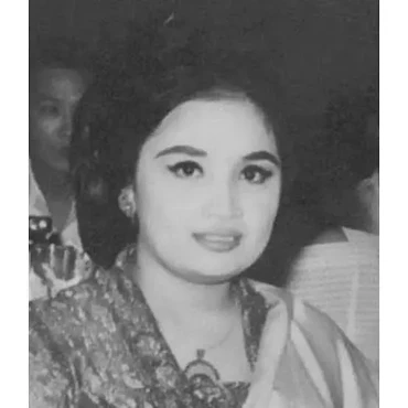 Beda Usia 45 Tahun, Begini Kisah Cinta Yurike Sanger dan Soekarno
