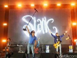 Lapangan Digembok, Konser Slank-DMasiv di Aceh Ditunda Lapangan Digembok, Konser Slank-DMasiv di Aceh Ditunda