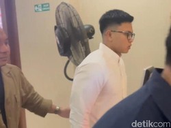 Tiba di Mabes Polri, Resbob dan Bigmo Berharap Damai dengan Azizah Salsha