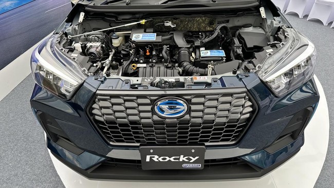 Daihatsu Rocky Hybrid Dikirim November 2025, Ini Keunggulannya Daihatsu Rocky Hybrid mengusung sistem hybrid unik, mobil ini menawarkan efisiensi bahan bakar tinggi dan sensasi berkendara layaknya mobil listrik.