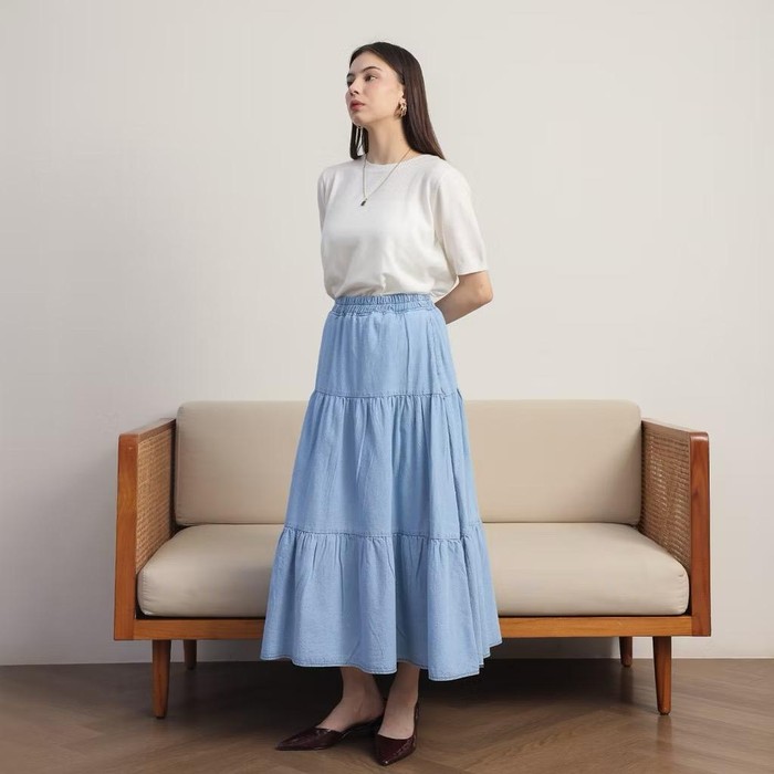 Get The Look Adiva Selsa. Pilihan outfitnya cocok untuk hangout santai ke cafe hingga piknik.