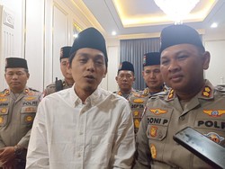 Dirlantas Polda Ajak Jemaah Gus Iqdam Tekan Angka Kecelakaan