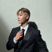 Momen Artis Korea Kevin Moon Angkat Banner Dukung Palestina di Konser THE BOYZ