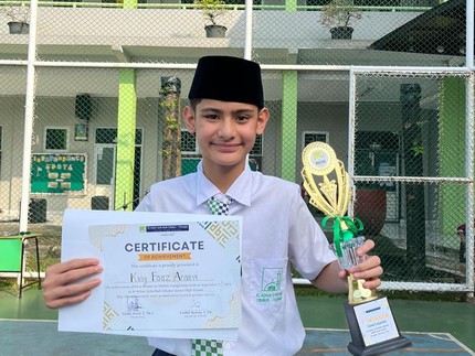 Momen King Faaz Anak Fairuz A Rafiq Juara 1 Lomba Tahfidz di Sekolah, Intip Potretnya