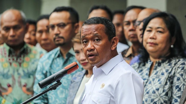 Bahlil Kejar Divestasi Saham Freeport Kelar Oktober 2025 Menteri ESDM Bahlil Lahadalia menargetkan keputusan divestasi saham PT Freeport Indonesia selesai bulan depan.