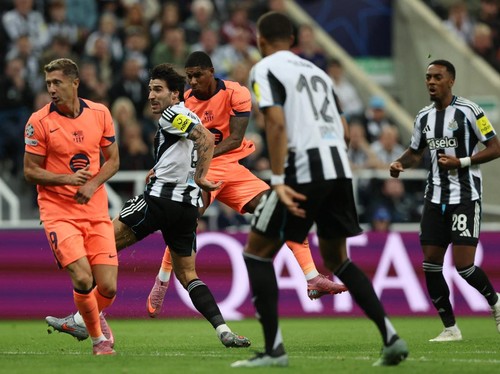 FOTO: Rashford Menggila, Barcelona Hajar Newcastle