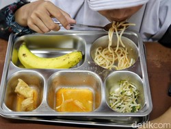 Suara Emak-emak Sukabumi Soal MBG, Ada yang Khawatir-Ada yang Bersyukur