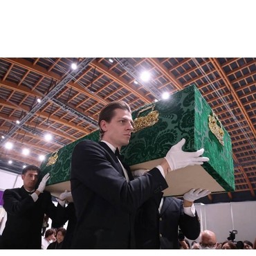 Siapkan Bekal Kematian, Ini 7 Potret Ratna Sari Dewi Istri Soekarno di Dalam Peti Mati