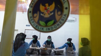 FOTO: Ribuan Anak Keracunan, Pola Masak MBG Dipertanyakan
