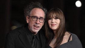 Tim Burton dan Monica Bellucci Umumkan Berpisah