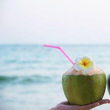 Rahasia Sehat! Ini 5 Waktu Terbaik Minum Air Kelapa agar Khasiatnya Terasa Maksimal