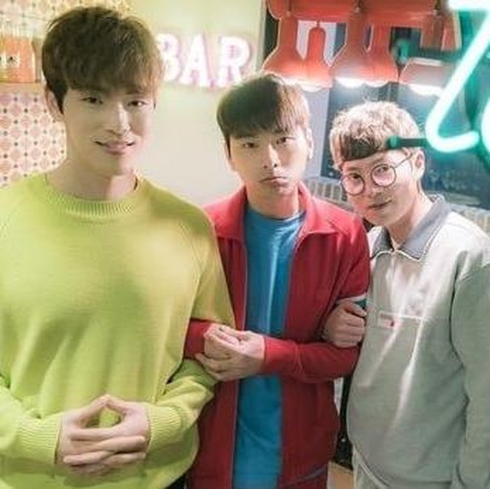 Welcome to Waikiki bercerita tentang tiga pria yakni Kang Dong Gu (Kim Jung Hyun), Lee Joon Ki (Lee Yi Kyung), dan Bong Doo Sik (Son Seung Won) yang berusaha mewujudkan impian masing-masing meskipun menghadapi berbagai hambatan.