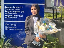 Davina dan Sabrina Jadi Wisudawan Termuda ITS, Lulus di Usia 20 Tahun