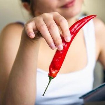 Meski Menggugah Selera, Ini 5 Efek Samping Kebiasaan Makan Pedas untuk Kesehatan