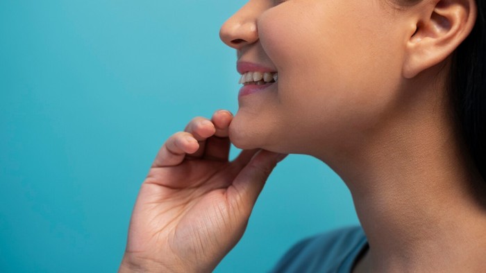 5 Cara Efektif Menghilangkan Double Chin, Bikin Kembali PD saat Berfoto Ria!