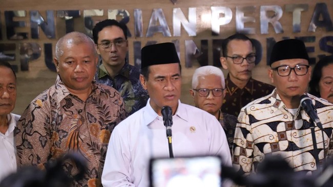 Kementan dan Kemendag menjamin penyerapan hasil panen lokal, stabilitas harga, dan kesejahteraan petani singkong & tebu lewat penerbitan lartas dan Permendag.