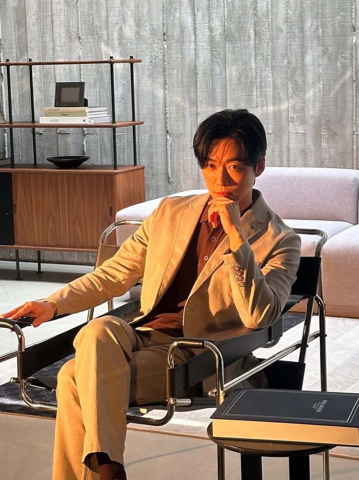 Namkoong Min rencananya akan memerankan karakter Kang Tae Joo. Karakter ini digambarkan sebagai seorang pria yang sedang berada di ambang perceraian, tapi harus menyelamatkan istrinya yang sedang diculik.