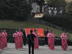 Turis China Menari di Situs Warisan Dunia Pulau Jeju, Memicu Pro-Kontra