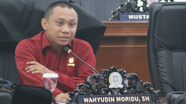 DPP PDIP memecat Anggota DPRD Provinsi Gorontalo Wahyudin Moridu buntut dari viral video akan "merampok uang negara".