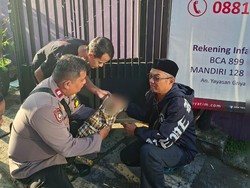 Bayi Ditemukan Warga di Depan Yayasan Yatim Jakbar, Polisi Bantu Evakuasi