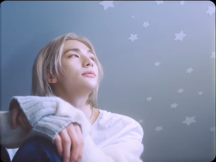 Pada 2020, Hyunjin Stray Kids merilis lagu ciptaannya sendiri berjudul 