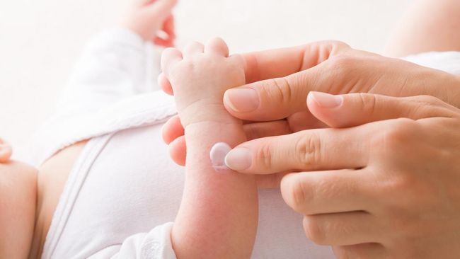Salep Hydrocortisone untuk Bayi: Manfaat, Dosis, dan Efek Samping