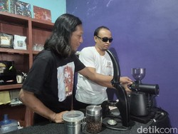 Kisah Inspiratif Barista Tunanetra di Tabanan Rintis Kopi Bayang Bali