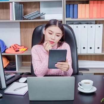 Punya 3 Kebiasaan Ini? Tandanya Kamu Bikin Produktivitas Kantor Anjlok!