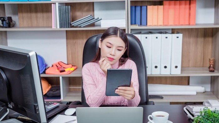 Punya 3 Kebiasaan Ini? Tandanya Kamu Bikin Produktivitas Kantor Anjlok!