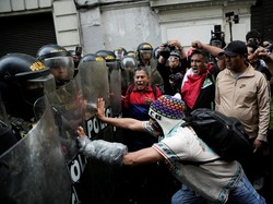 Demo Antipemerintah di Peru Berujung Bentrokan, 18 Orang Luka