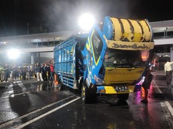 Truk Barang Bekas Terbakar di Pelabuhan Gilimanuk, Diduga Korsleting Aki