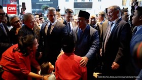 VIDEO: Momen Prabowo Tiba di New York dan Disambut Diaspora