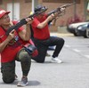 FOTO: Diancam Trump, Warga Venezuela Mulai Angkat Senjata