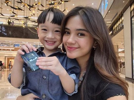 5 Potret Tampan Anzel Putra Audi Marissa dan Anthony Xie Bak Oppa Korea