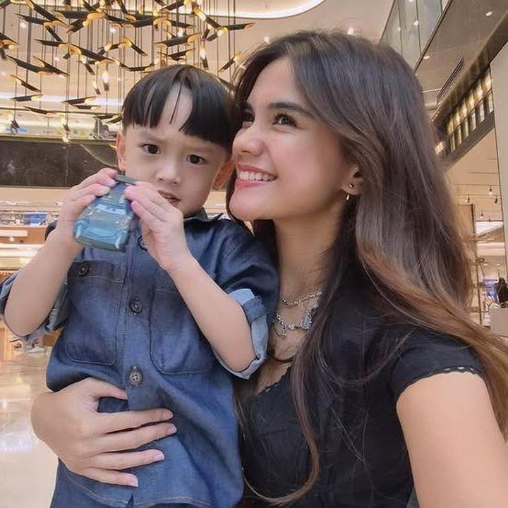 <p>"Setiap detak, setiap napas, setiap menit yang tersisa. Kaulah satu-satunya hal dalam hidupku yang pernah kumiliki," tulis Audi melalui Instagram pribadinya. (Foto: Instagram @audimarissa)</p>