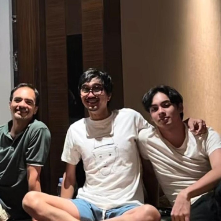 <p>"Fattah ikutan ketemu sepupu&rdquo; nya sekalian Ganggu <em>uncle</em>&rdquo; and <em>aunty</em>&rdquo; yang habis manggung di GBK," dalam caption di Tiktok. (Foto: Tiktok @attarsyach)</p>