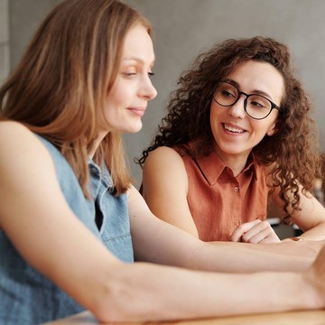 7 Hal yang Harus Kamu Pahami Saat Teman Mulai 'Berubah'