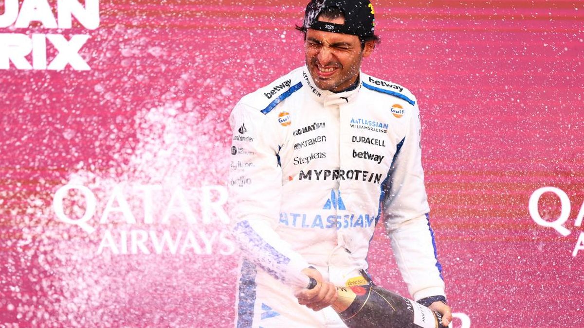 FOTO: Manis Podium Pertama Carlos Sainz Jr. bagi Williams di Baku