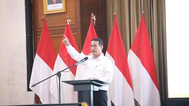 Mentan Amran Sulaiman memimpin Rapat Koordinasi bersama kepala daerah untuk menggenjot hilirisasi komoditas perkebunan.