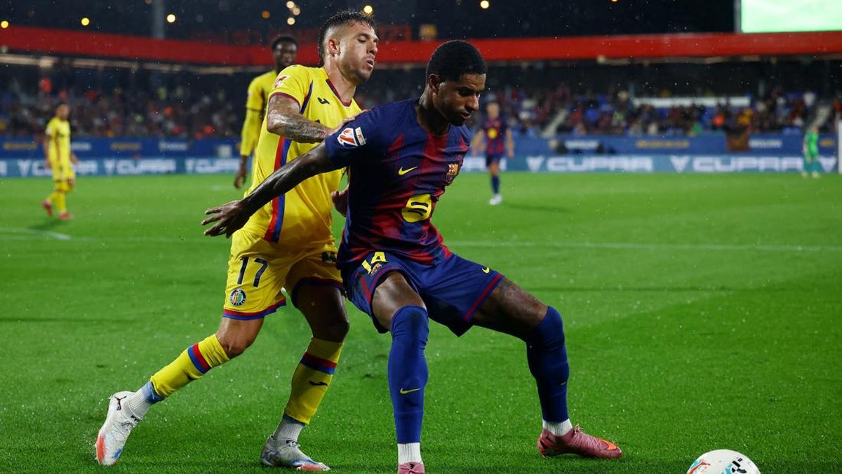 Terlambat 2 Menit, Rashford Dihukum Flick di Getafe vs Barcelona