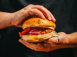 7 Bahaya Makanan Cepat Saji bagi Kesehatan, Kenapa Disebut Junk Food?
