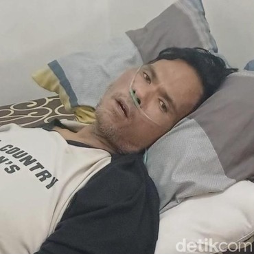 Tangis Fahmi Bo Pecah, Terharu Eks Istri & Anak-Anak Mau Urus Dirinya yang Sakit