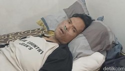 Tangis Fahmi Bo Pecah, Terharu Eks Istri & Anak-Anak Mau Urus Dirinya yang Sakit