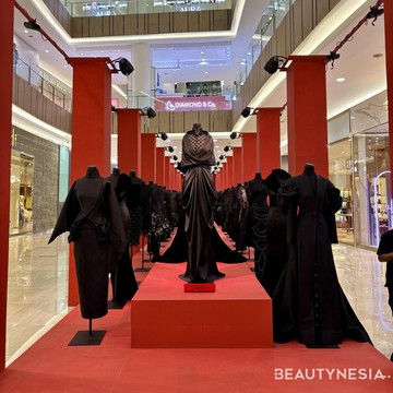 25 Desainer Indonesia Pamerkan 75 Karya Busana Ikonis di Gaya Archive Senayan City