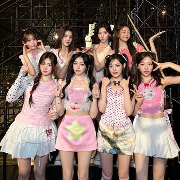 Lirik Lagu FOCUS - Hearts2Hearts