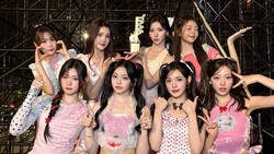 Lirik Lagu FOCUS - Hearts2Hearts