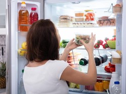Wanita Ini Kena Sial, Masuk UGD usai Curi Makanan Teman Sekamarnya