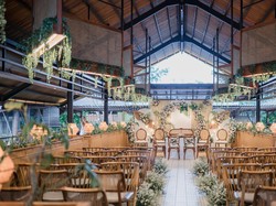 Ide Konsep Pernikahan Tradisional Tepi Danau dengan Sentuhan Modern